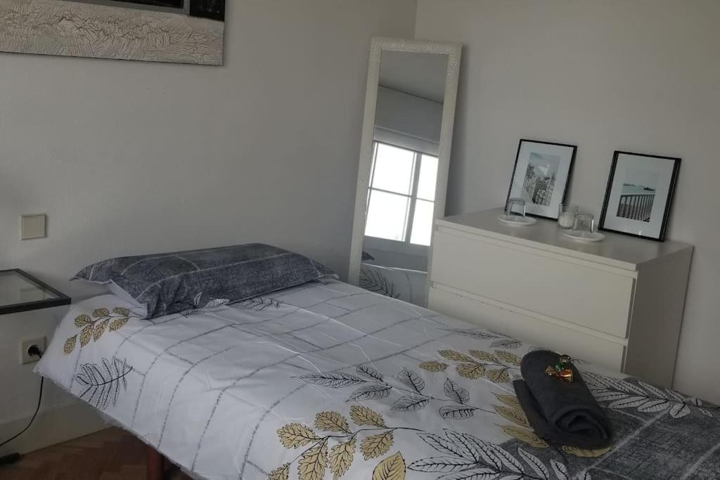 Casa De Mirtha Apartment Madrid Bagian luar foto