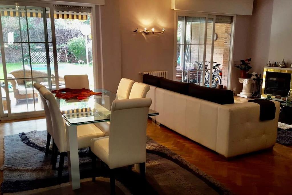 Casa De Mirtha Apartment Madrid Bagian luar foto